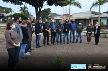 Foto - Município de Indianópolis recebe 02 (dois) veículos 0Km para a Secretaria Municipal de Saúde