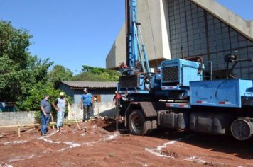 Foto - Administração Municipal acompanha o início das obras de ampliação da Capela Mortuária