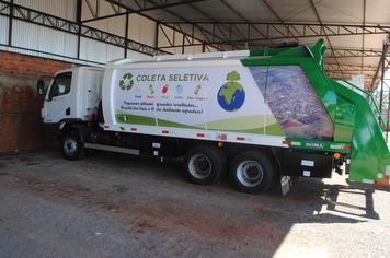 Indianópolis adquiri novo caminhão para a coleta seletiva de lixo reciclável