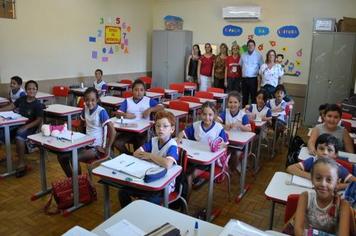 Indianópolis é contemplado com Mobiliário Escolar